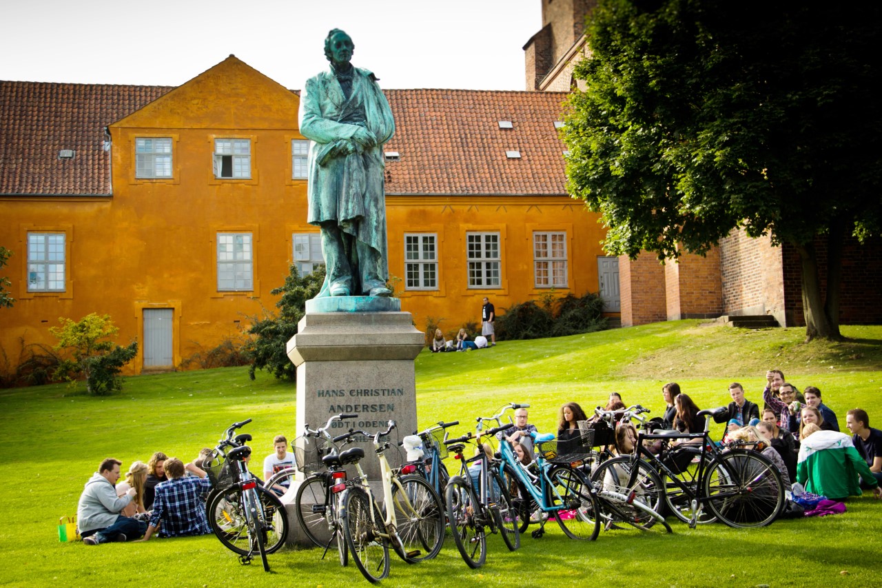 thumbnail_FA12 Psychology Short Study Tour Western Denmark (16).jpg